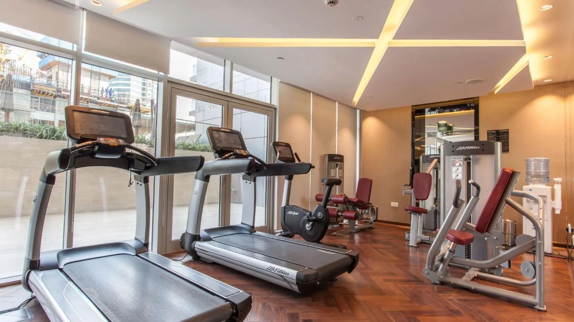 Simply Comfort In Damac Majestine Dubai 0*,