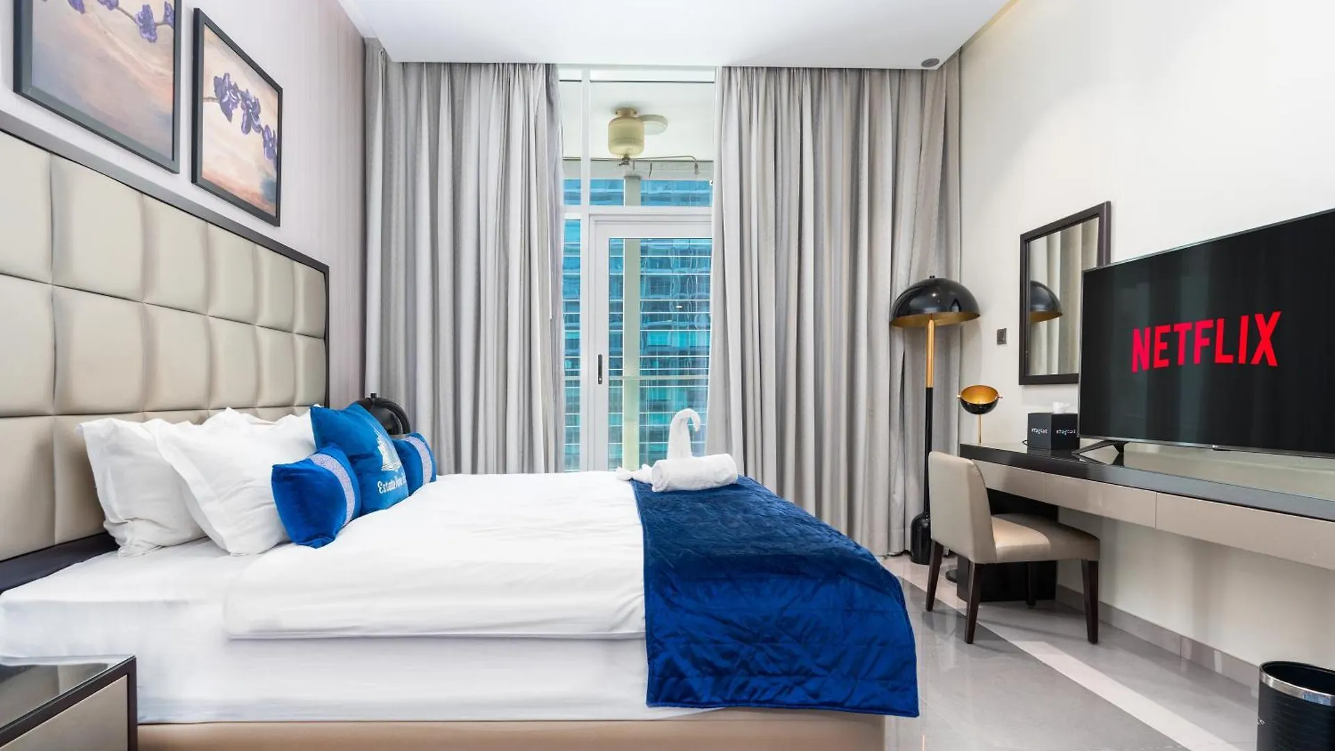 아파트 Simply Comfort In Damac Majestine 두바이