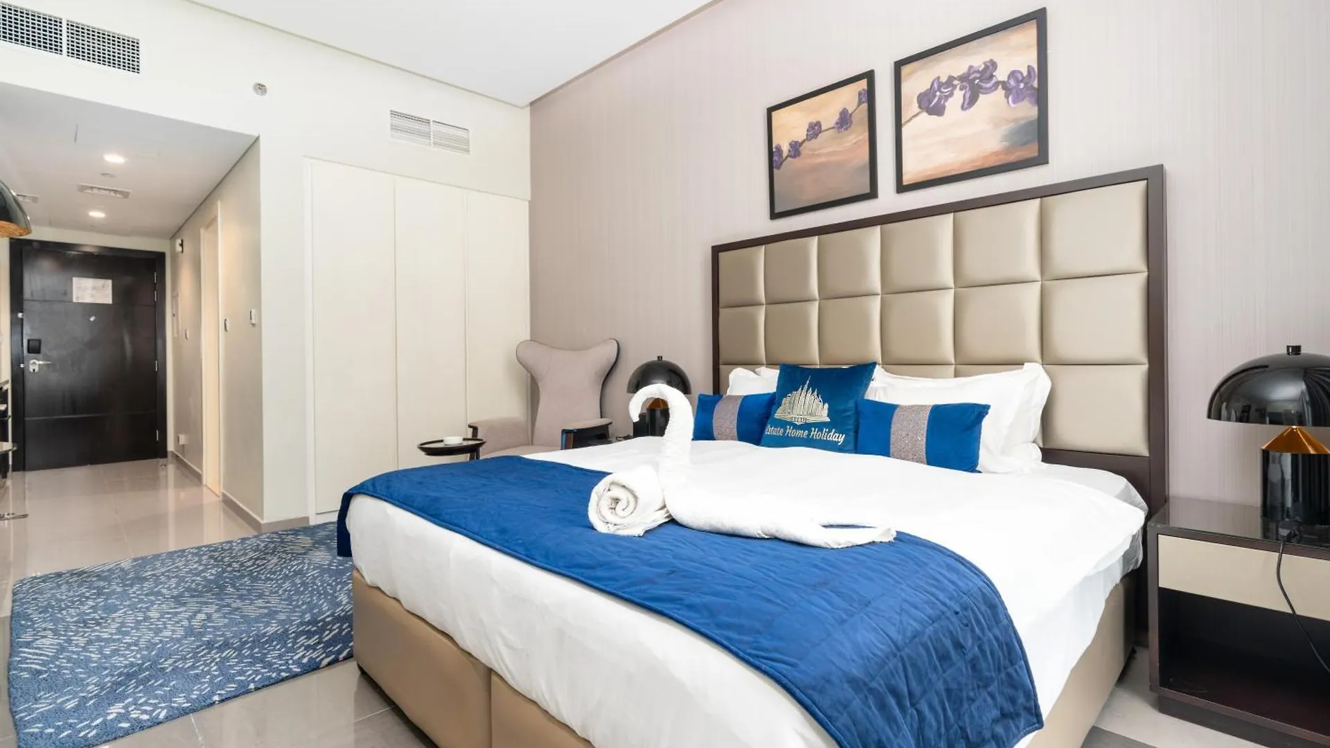 Simply Comfort In Damac Majestine 두바이 아랍에미리트