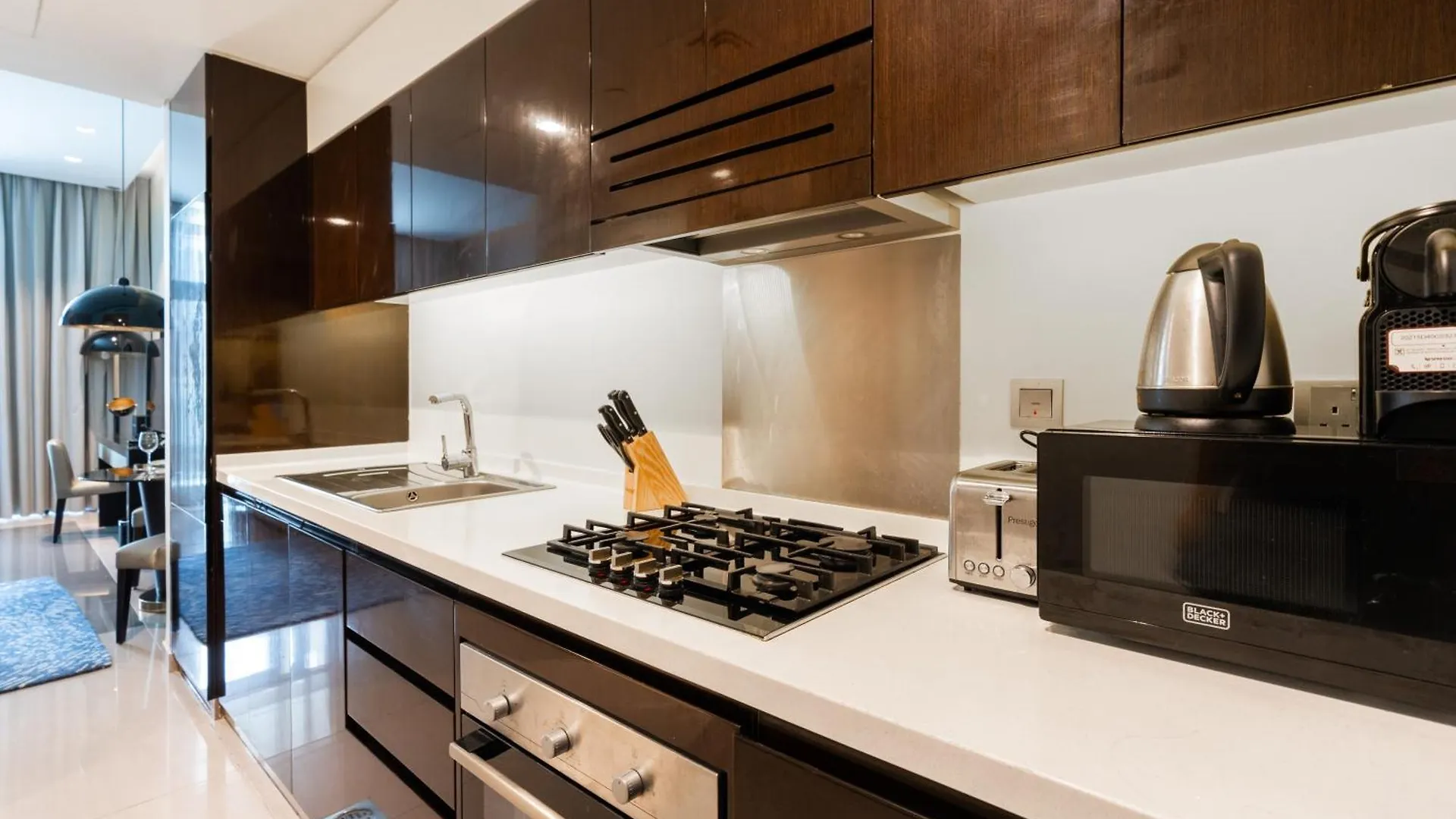 Simply Comfort In Damac Majestine Dubai Apartment